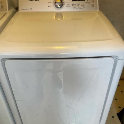 Samsung Moisture Sensor Dryer with Multiple Cycle Settings