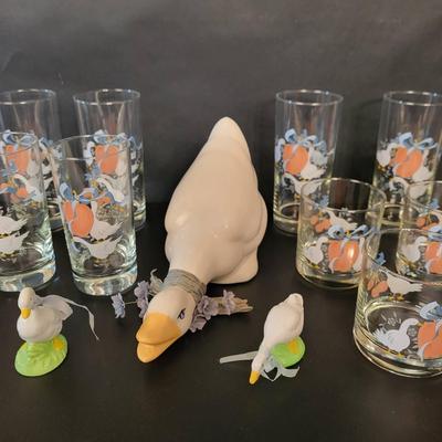 Vintage Goose-Themed Glassware and Decor