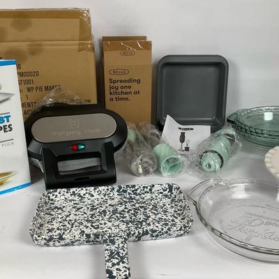Pie & Bakeware Kitchen Set with Wolfgang Puck Pie Maker