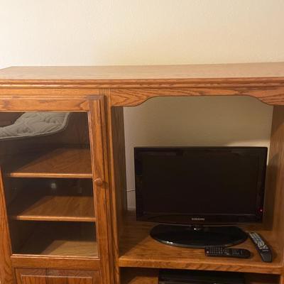 Samsung TV And Dynes DVD Player