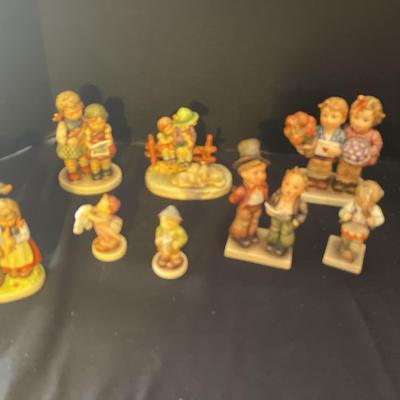 Hummel Collection Singing & Playing Instruments Thirteen In All