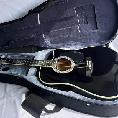 Esteban American Legacy Acoustic/electric Guitar In Case