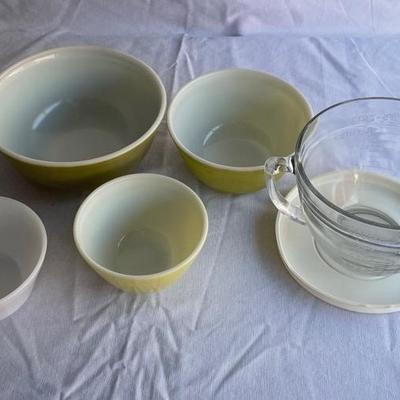 Vintage Pyrex Primary Color Mixing Bowls & Anchor Hocking 2-Qt Measure 