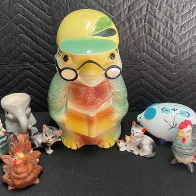 Vintage Wise Owl Cookie Jar, Vintage Roosters & More!