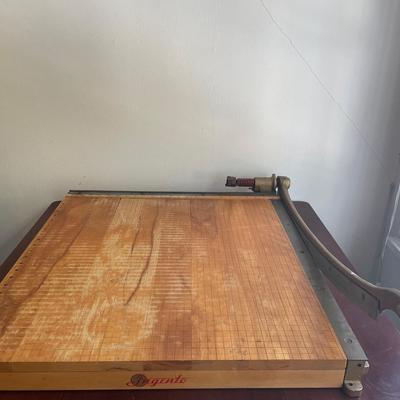 Ingento No. 4 Guillotine Paper Cutter with Wooden Grid Base