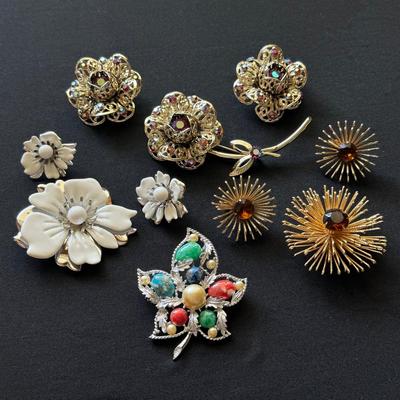 Vintage Sarah Coventry Brooch Set