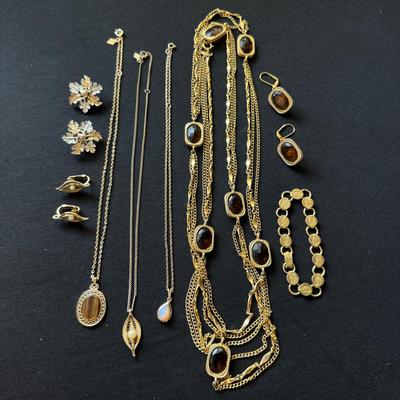 Vintage Gold Toned Sarah Coventry