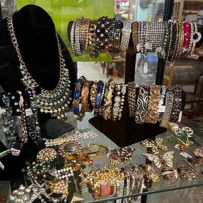Sale Photo Thumbnail #44