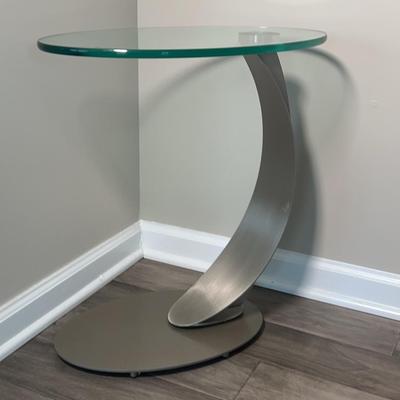 Danish Design - Scoop Accent Table