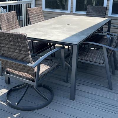 Patio Furniture - Metal Table And Six Chairs