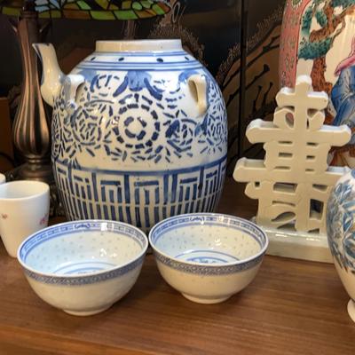 Chinese Porcelain Water Jug, 20th Century and Japanese Meiji-style Ginger Jar 
