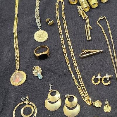 Flashy And Fun Jewelry 