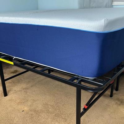 Queen Bedframe And Sleep Inovations Mattress