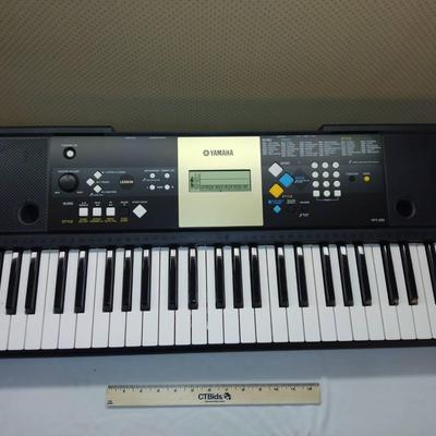 Yamaha Ypt-220 Digital Keyboard