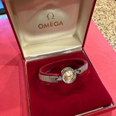 Ladies Vintage Omega Watch 1966