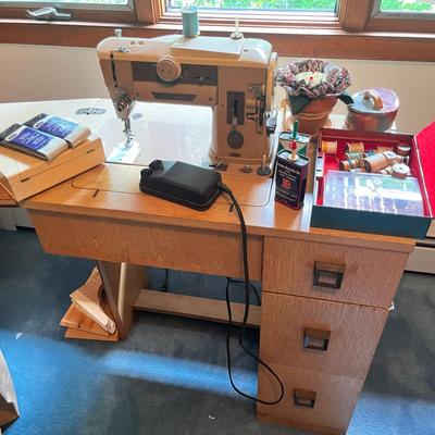 Vintage Singer 401A Slant-O-Matic Sewing Machine Table & Sewing Accessories- Works Great!"