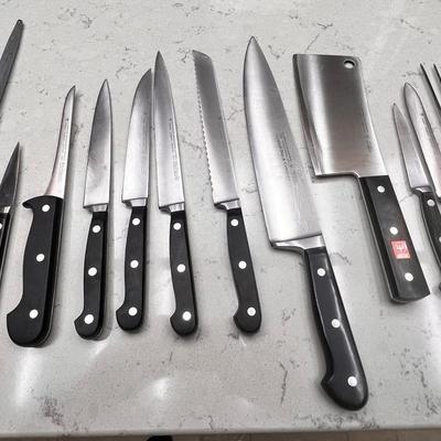 Wüsthof Classic 12-Piece Knife Set.