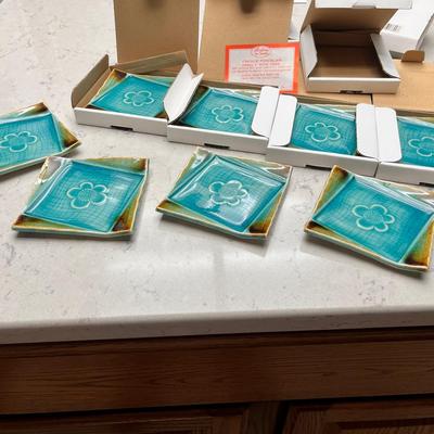 Turquoise Crackle Leaf/Pond Plate
