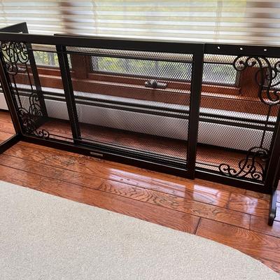 Frontgate Fretwork Mesh Pet Gate
