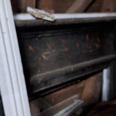 Fireplace mantel