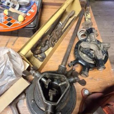 Antique pipe threader