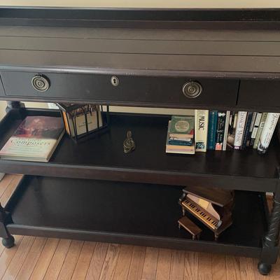 Broyhill Charlestowne Square 3 Level Wooden Sofa Table