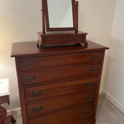 Mahogany 5 Drawer Chest With Shave Mirror/Vanity Topper