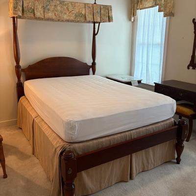 Craftique Bonnet Bed