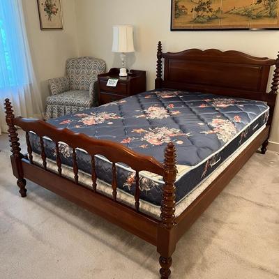 Vintage Full Size Spindle Bed 