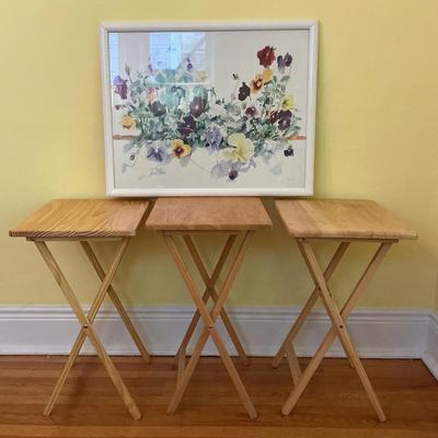 Floral Waterprint And 3 TV Trays
