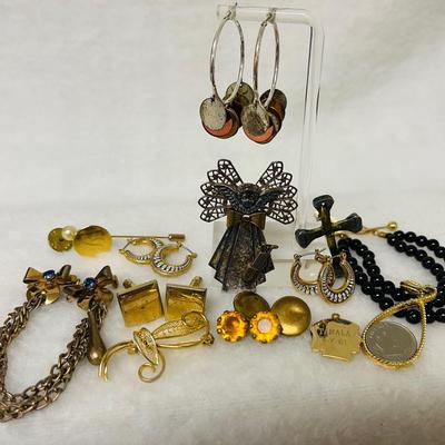 Vintage Fashion Jewelry and Accessories 