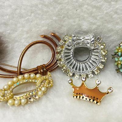 Vintage Fashion Brooches