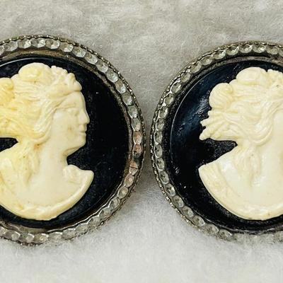 Vintage Cameo Buttons