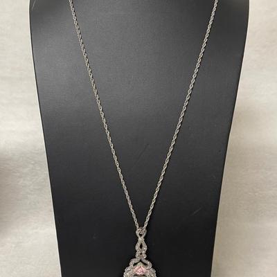 Vintage “Avon” Magnifying Glass Pendant Necklace