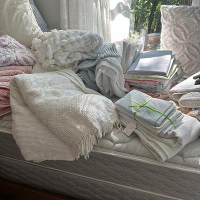 Sale Photo Thumbnail #200: Chenelle spreads