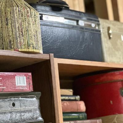 Sale Photo Thumbnail #77: Train cases