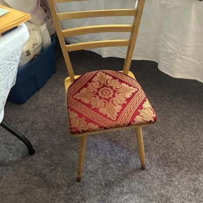 Sale Photo Thumbnail #148: Small side chair