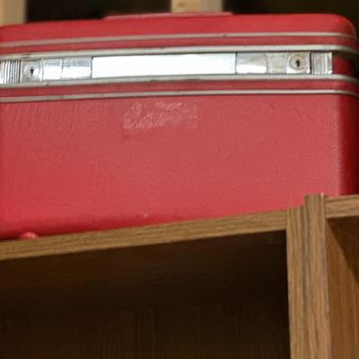 Sale Photo Thumbnail #78: Another train case