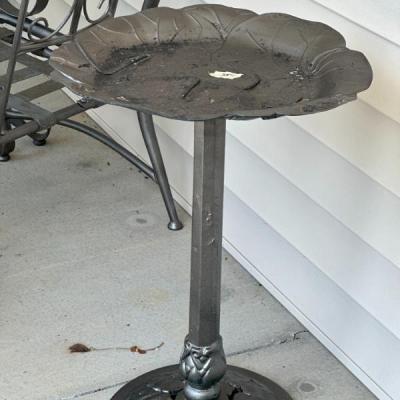 Sale Photo Thumbnail #349: Bird bath
