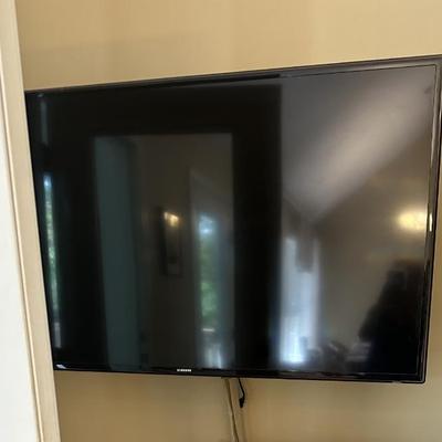 Sale Photo Thumbnail #114: TV 55" 