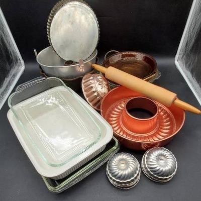 Pyrex And Bakeware Lot
