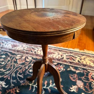 Small Round Pedestal Side Table