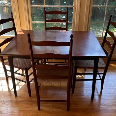 Dining Room Table w/(4) Highback Chairs & (1) Leaf