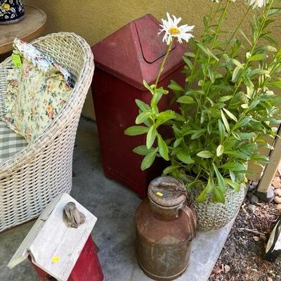 Estate sale photo