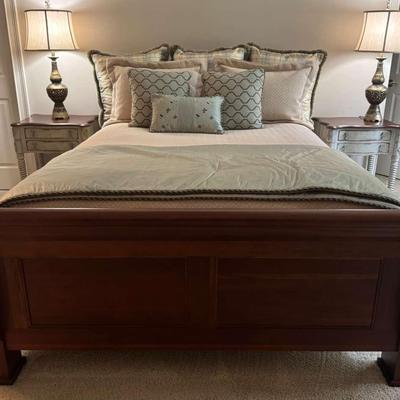 Solid Wood Queen Sleigh Bed with Mattress & Linens