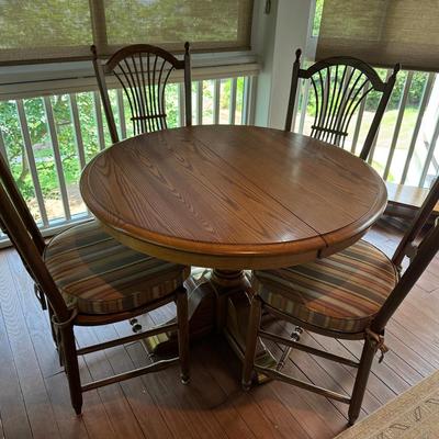 S. Bent Bros Solid Wood Dining Table with 2 Leafs and 4 Chairs