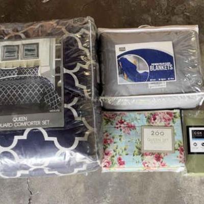 KFA127-Queen Jacquard Comforter Set & Queen Utopia Soft Fleece Blanket & Two Queen sheet sets