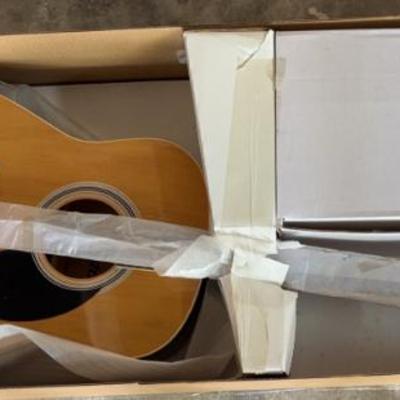 KFA111-Maestro Parlor Size Acoustic Guitar