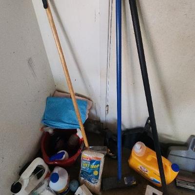 KFA146 - Mystery Lot Cleaning Supplies 