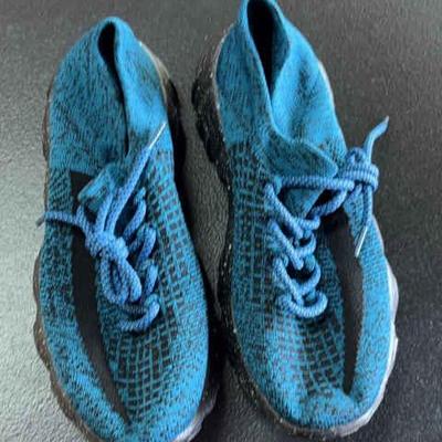 KFA122-Pair of blue sports running shoes, size 38(EUR) or 6(US)